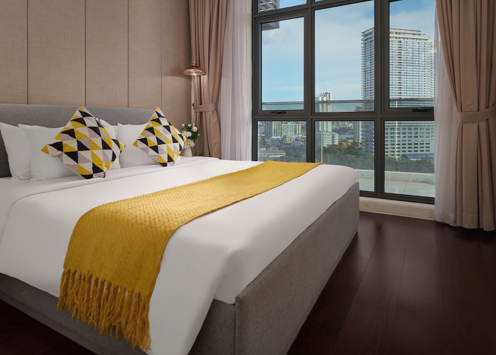 The Peninsula Phnom Penh 11/50