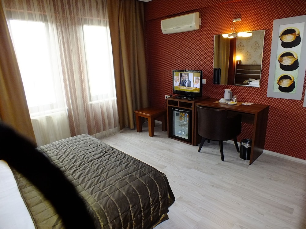 Lifos Hotel 16/48