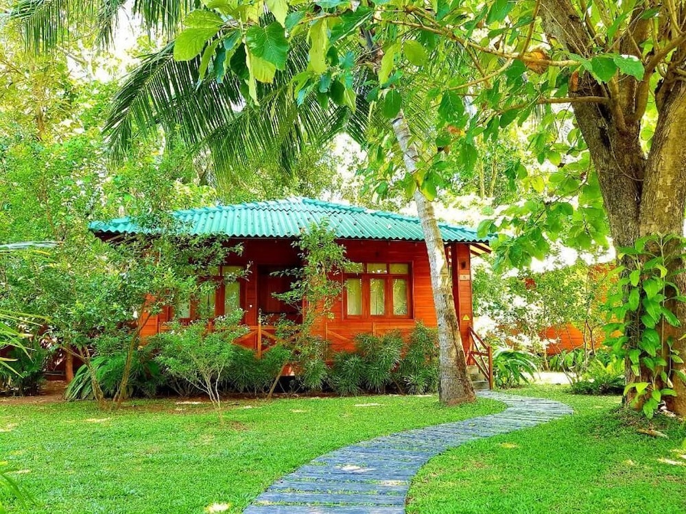 Karunakarala Ayurveda Spa & Resort 45/50