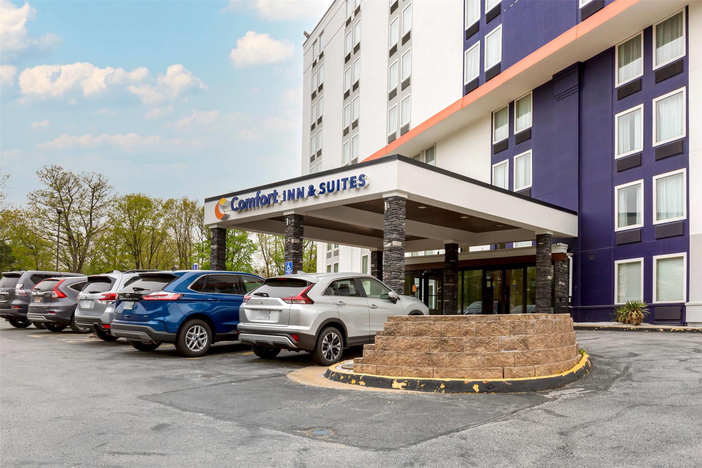Comfort Inn and Suites Alexandria West, VA 10/13