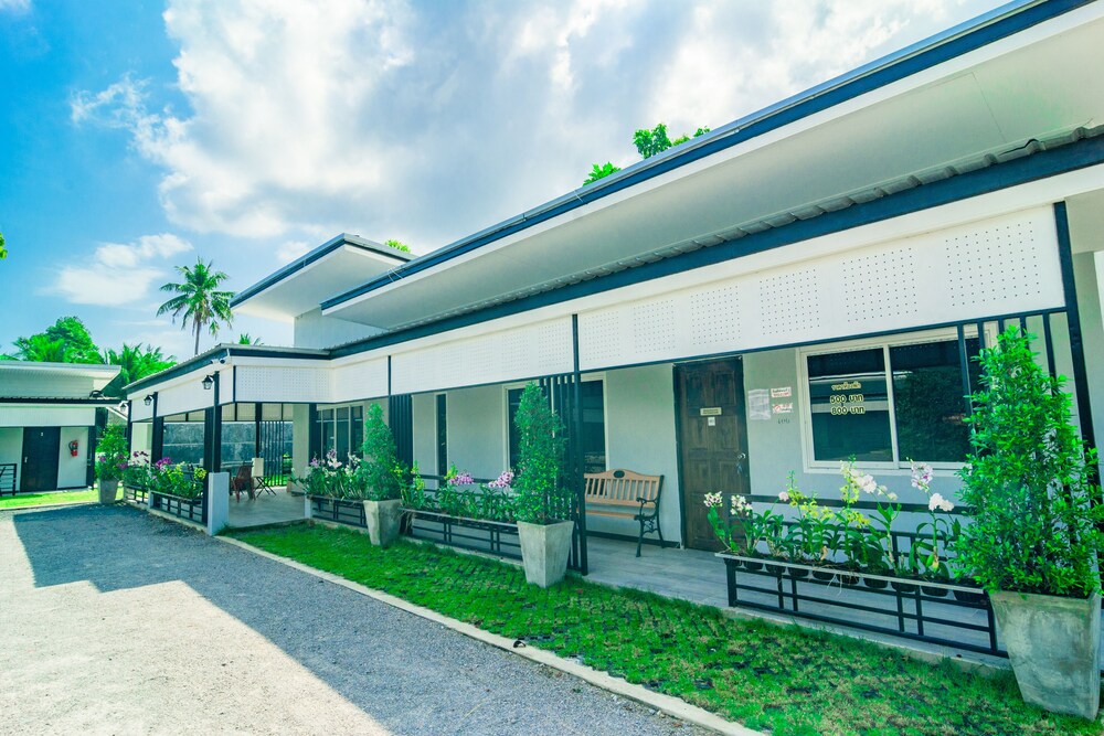 OYO 533 Runya Poolvilla 写真3