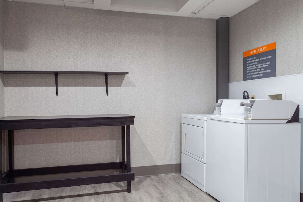 Sleep Inn & Suites St Petersburg Gateway 15/40