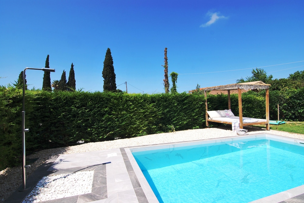 Cypress Garden Villas 19/50