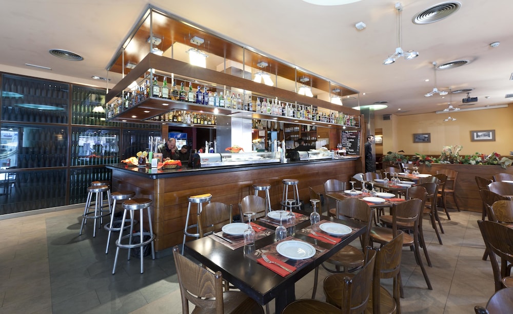 Matheu Hostal 44/52