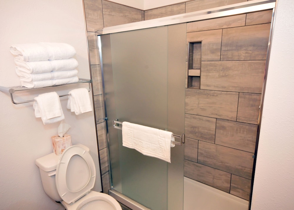 Riverview Inn & Suites, Ascend Hotel Collection 28/72