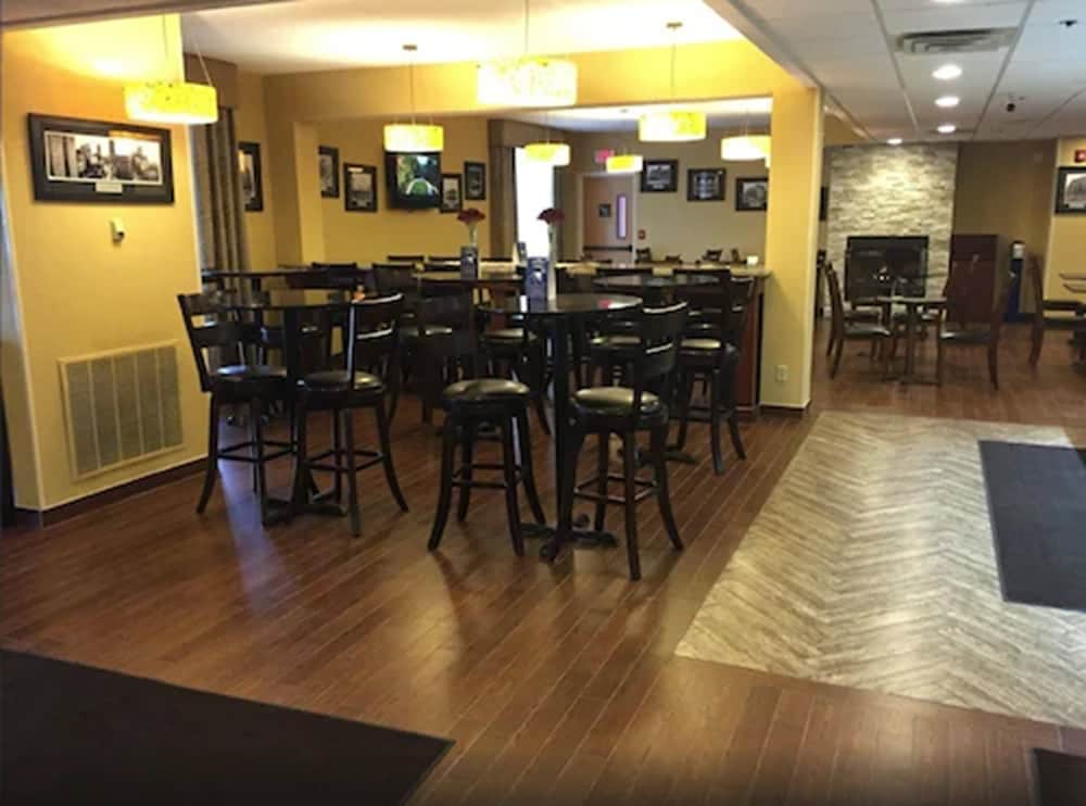 A Victory Hotel and Suites 58/60