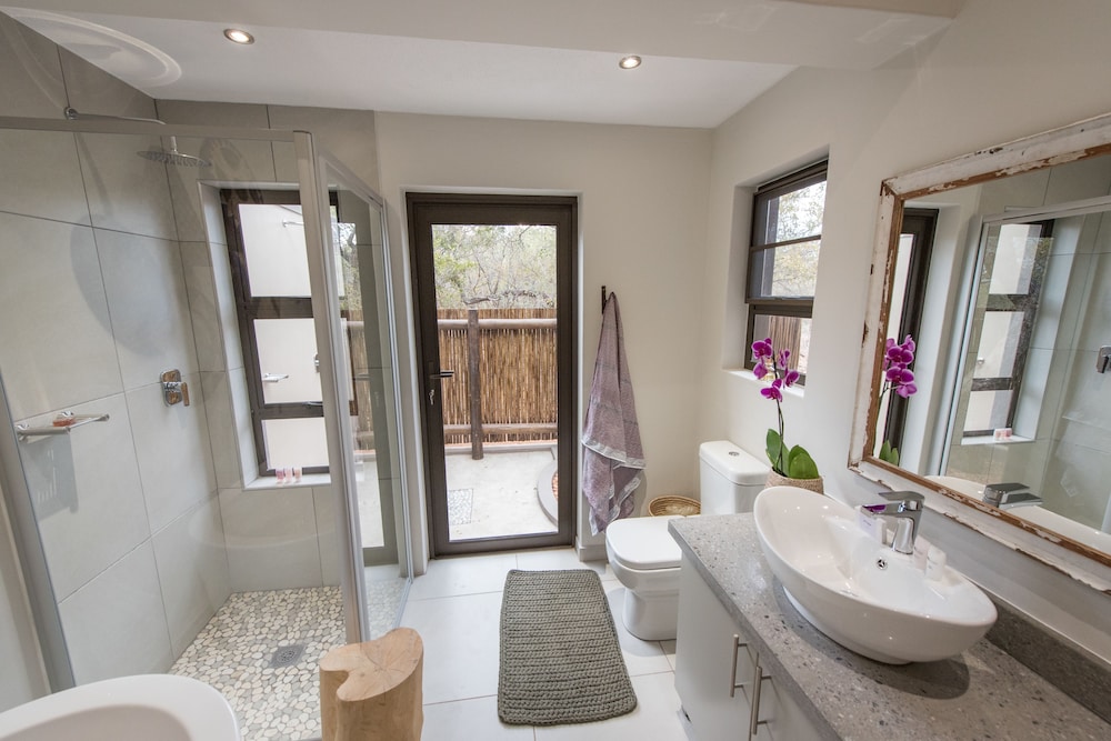 Bushwillow Private Villa [VR] 26/28