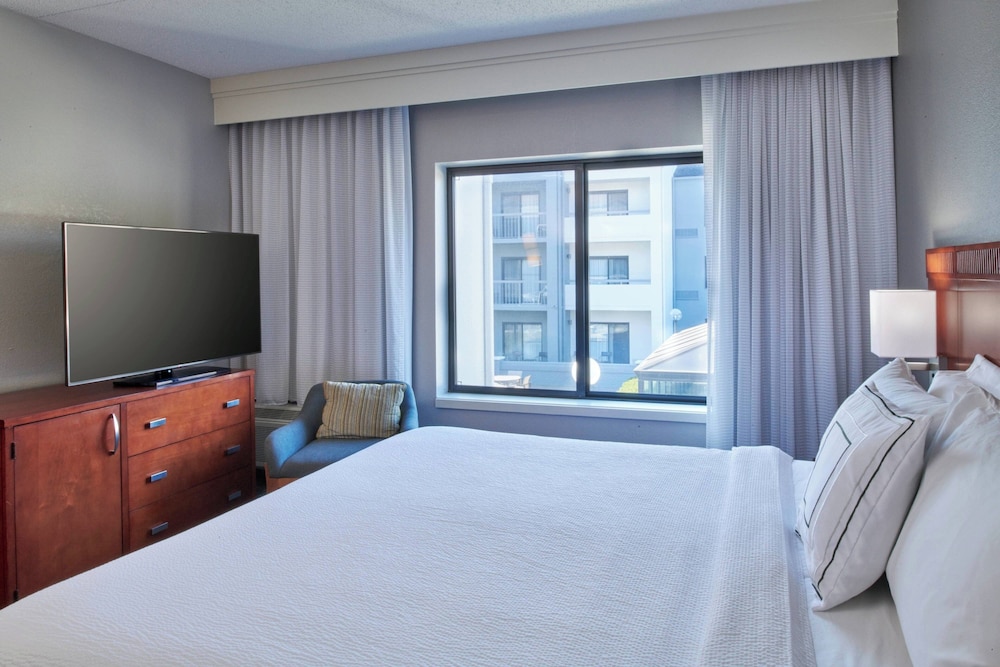 1 BEDROOM, SUITE, ACCESSIBLE