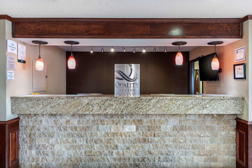 Quality Suites Addison-Dallas 10/42