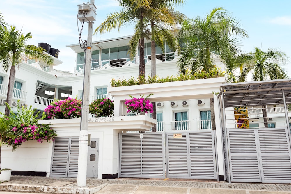 Hotel Manantial 8/68