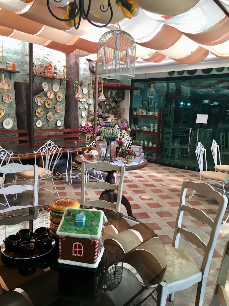 Wregent Plaza Hotel 46/55