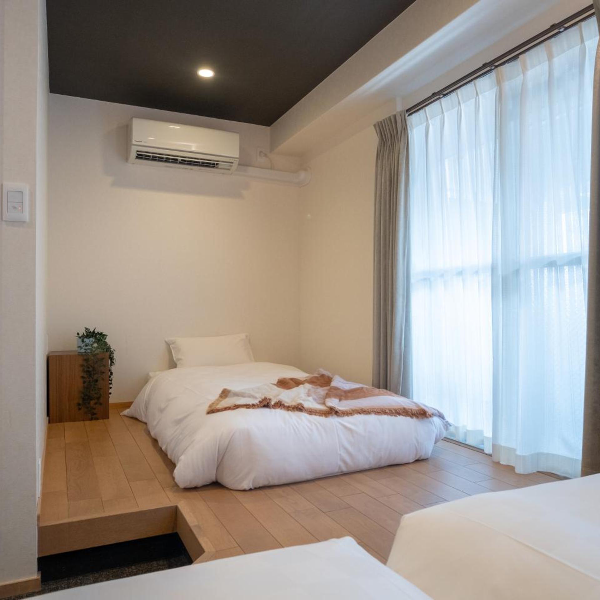Designer, Triple, Twin Beds