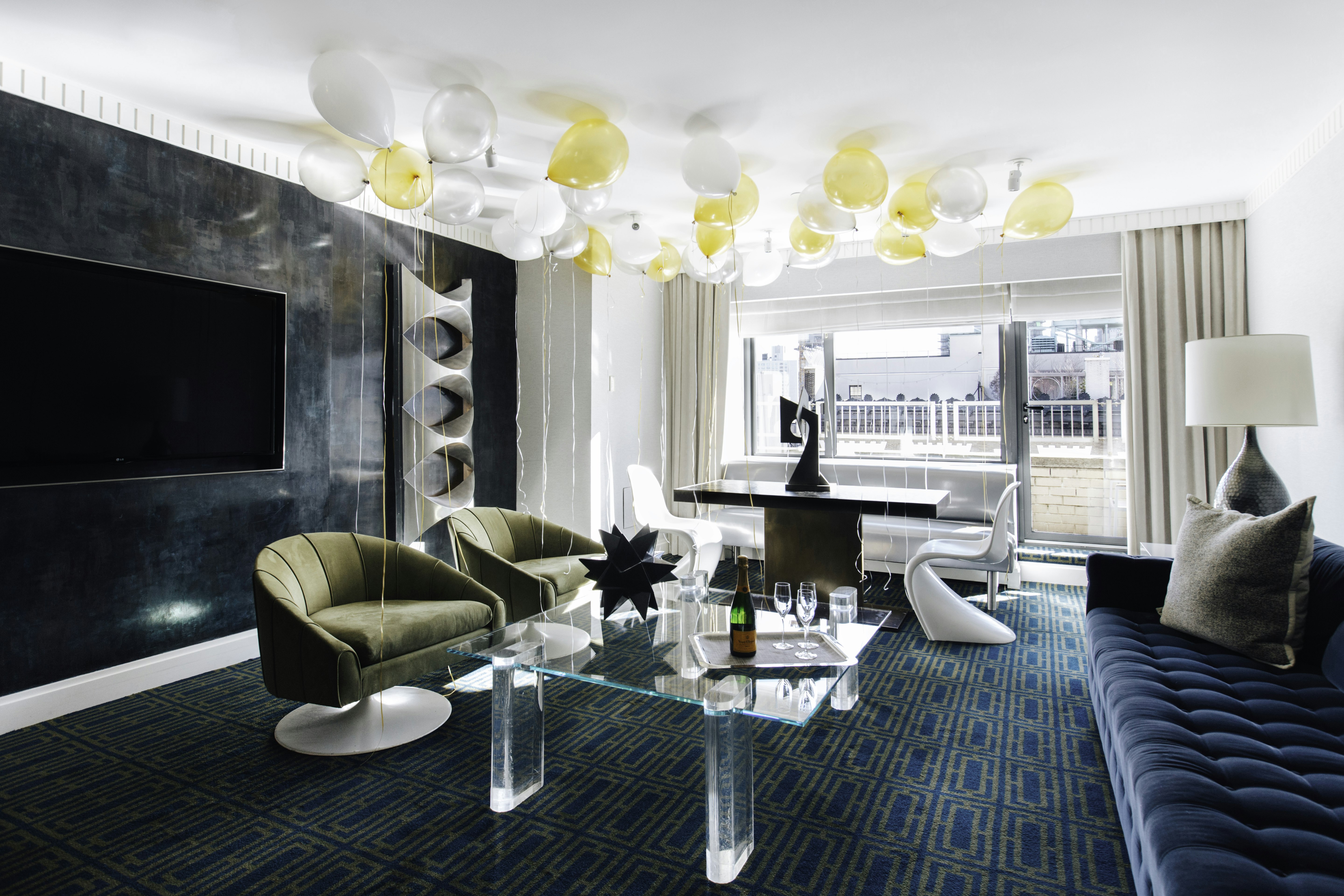 Loews Regency Hotel 51/84