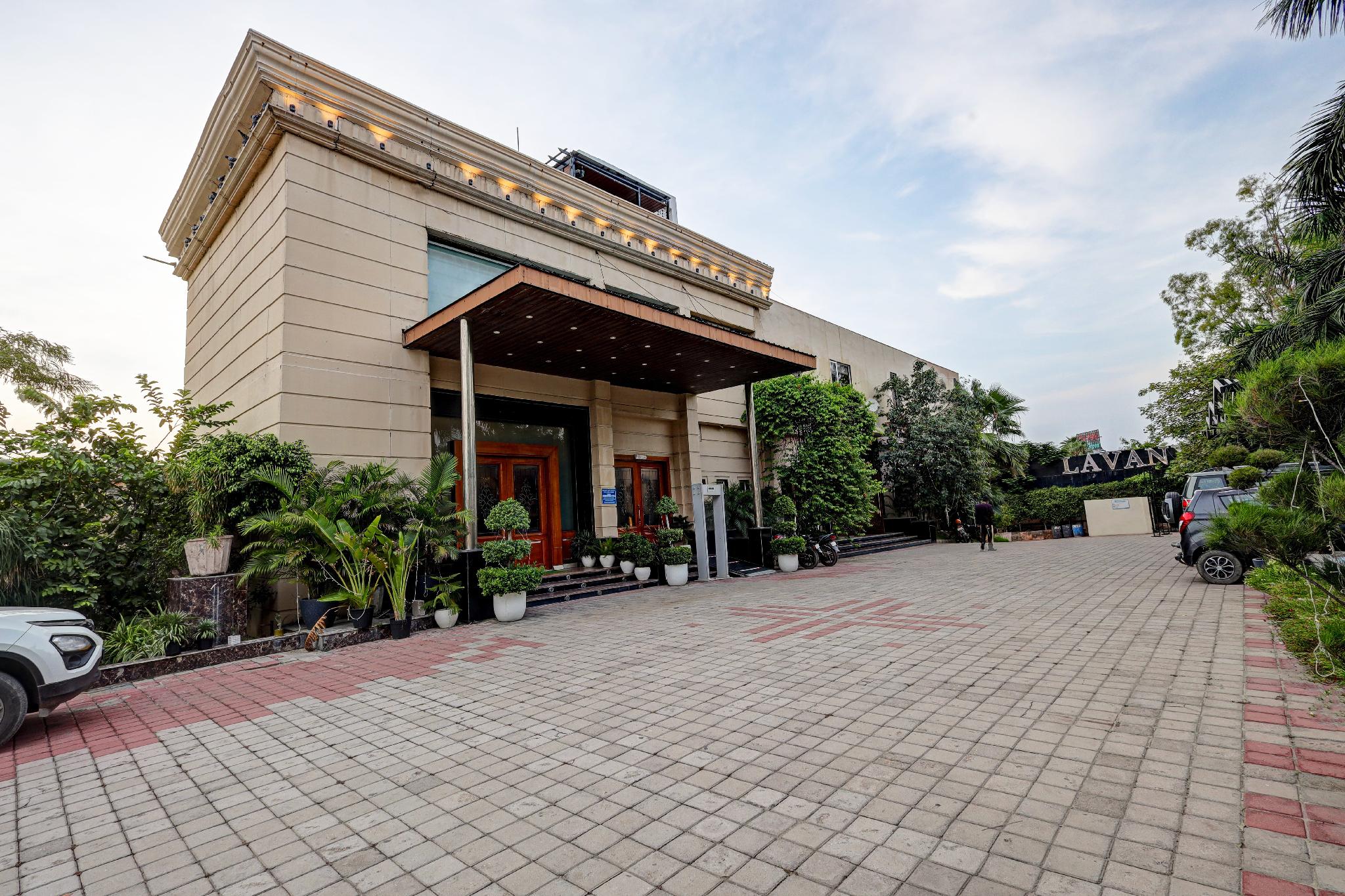 Lavanya Motel 38/51