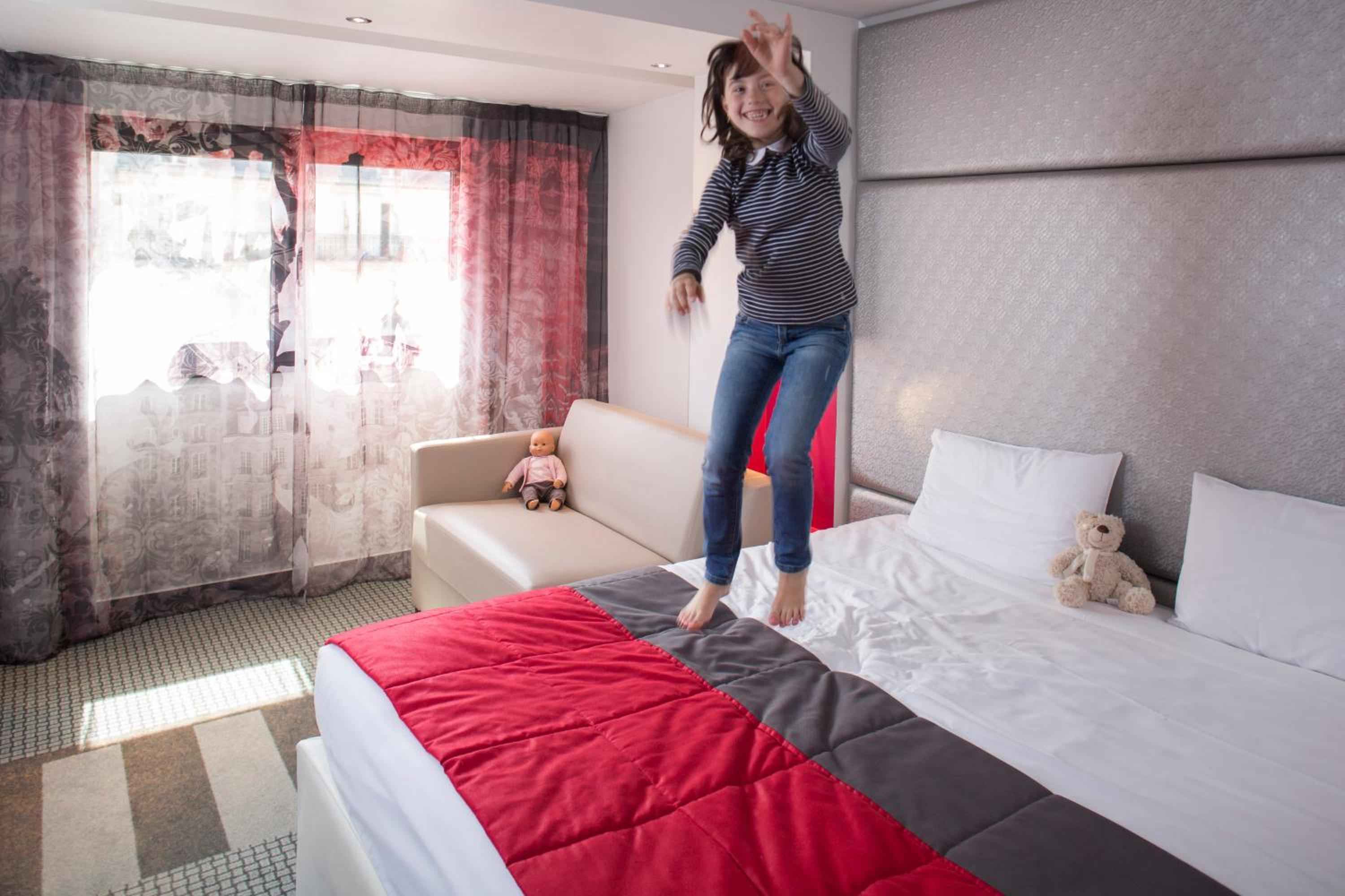 غرفة سوبيريور بسرير كينج مع أريكة، Hotel Mercure Paris Montmartre Sacre-Coeur 5/10