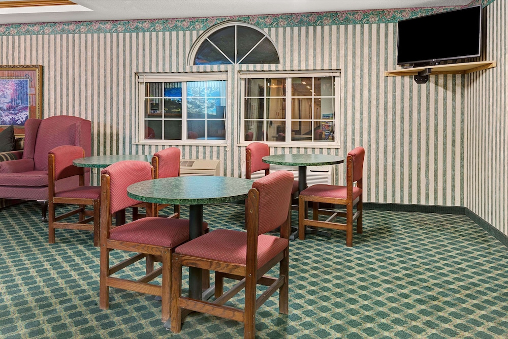 Super 8 by Wyndham De Soto 29/42
