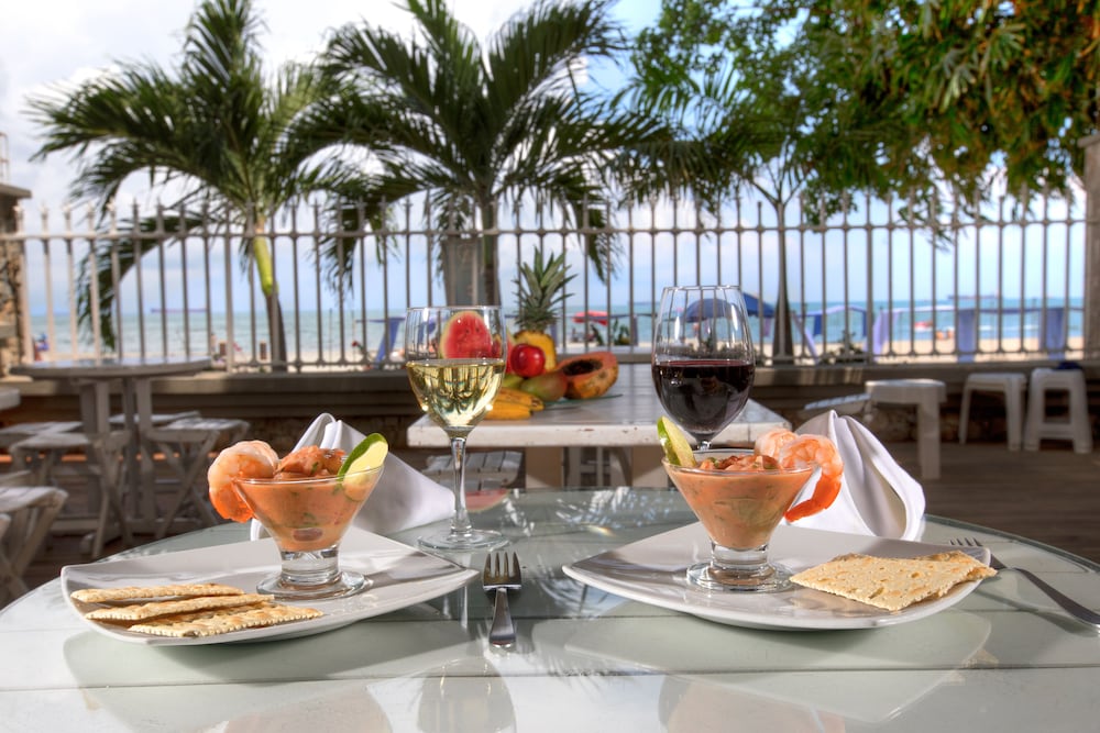 Santorini Hotel And Resort 70/87