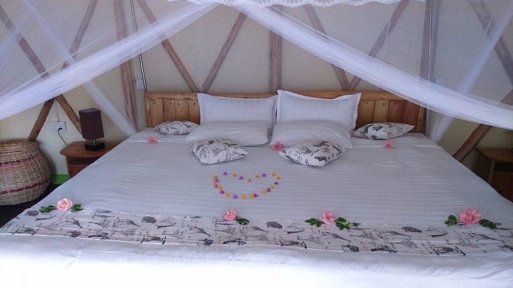Lake Bunyonyi Rock Resort 28/50