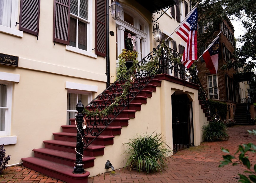 Eliza Thompson House 2/50