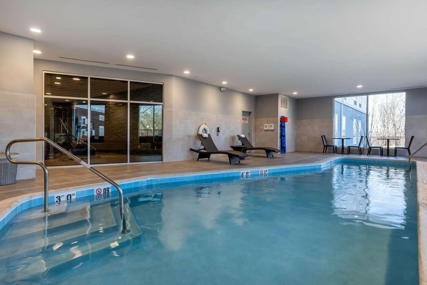 Cambria Hotel West Orange 2/7