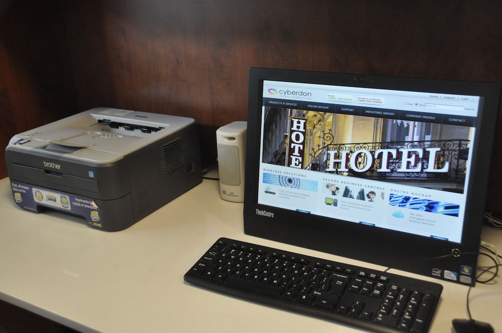 Holiday Inn Express Barrie 28/75