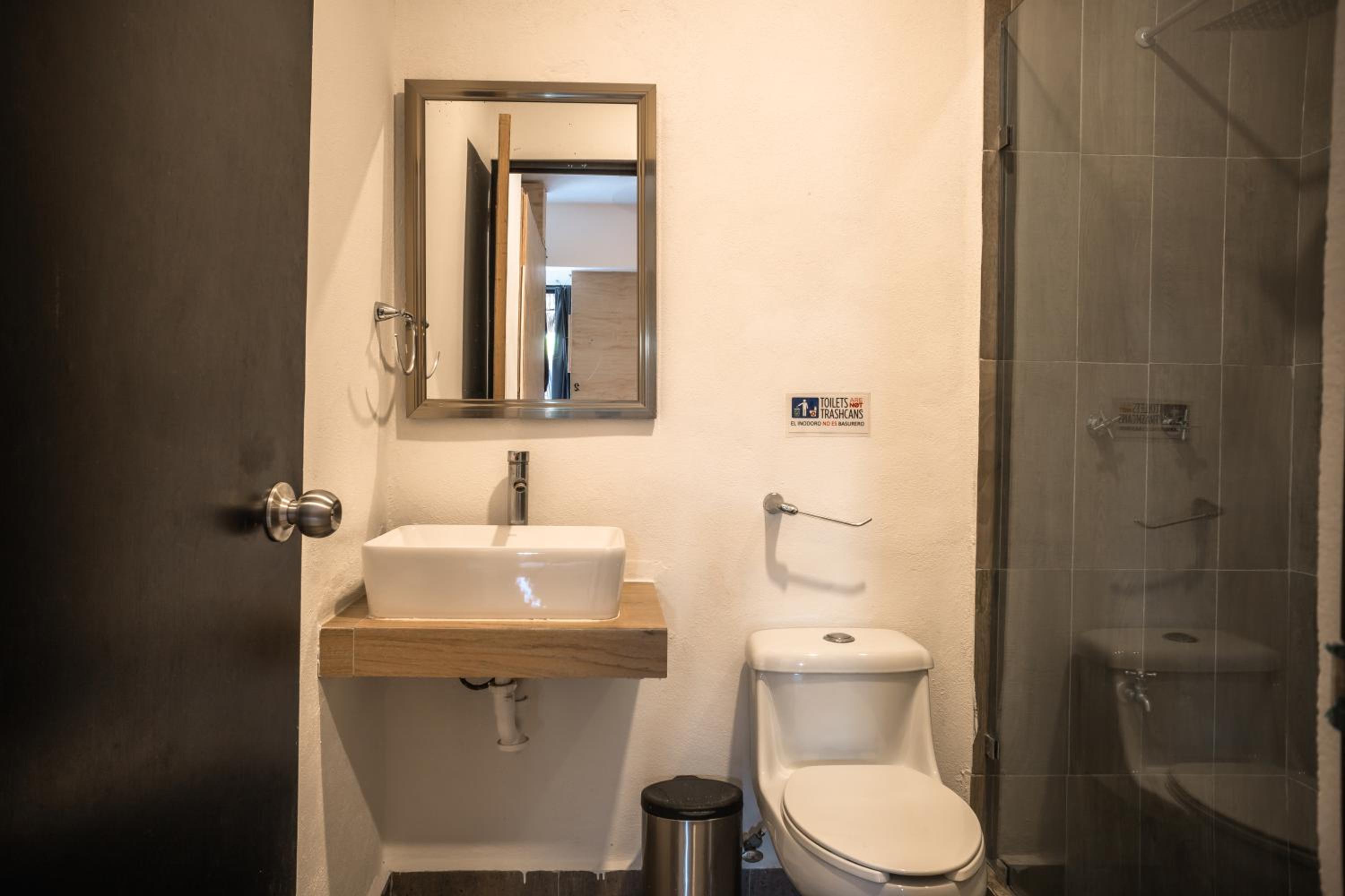 Maui Suites by GuruHotel 50/50
