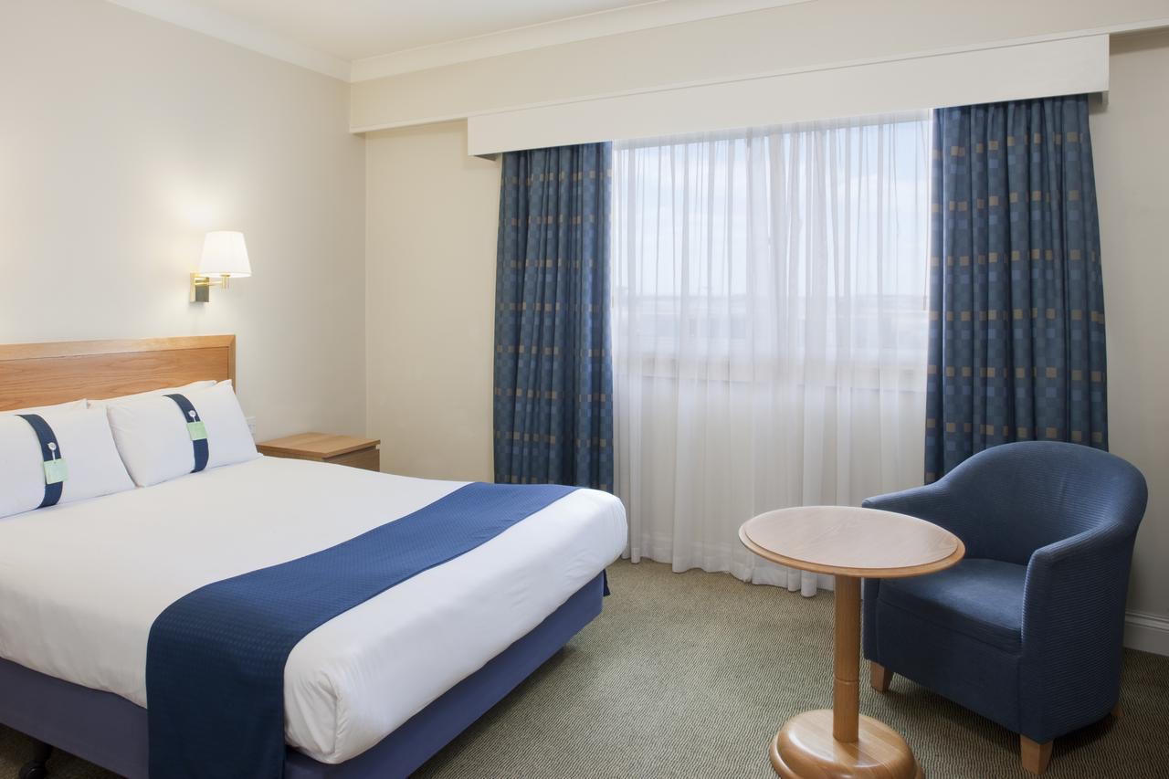 Room at Best Western London Heathrow Ariel Hotel, LONDON