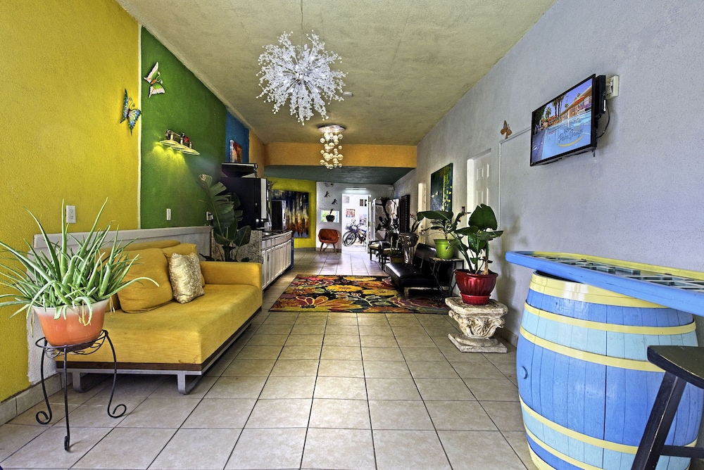 Inn at Palm Springs 13/69