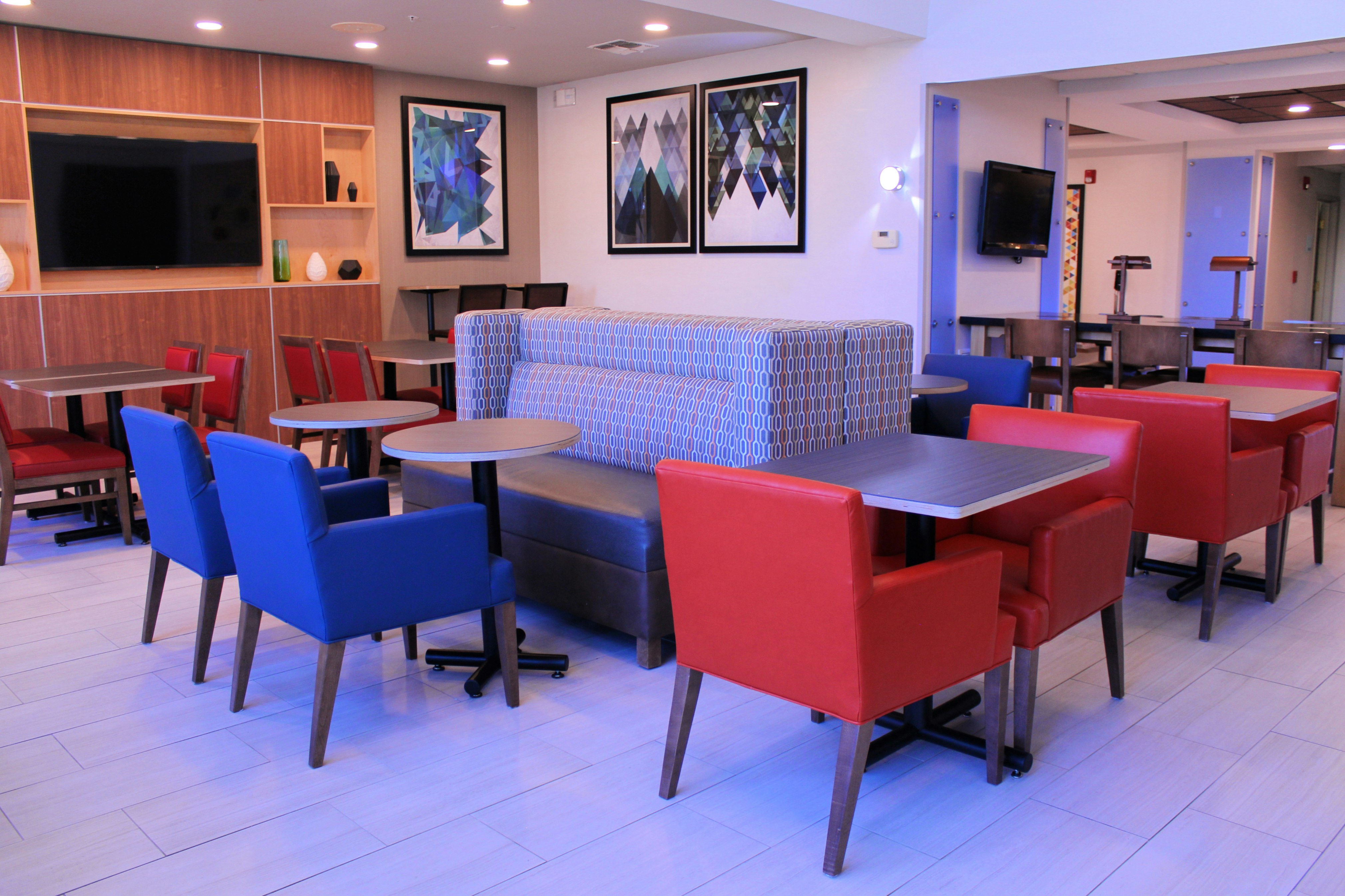 Holiday Inn Express Minden 58/63