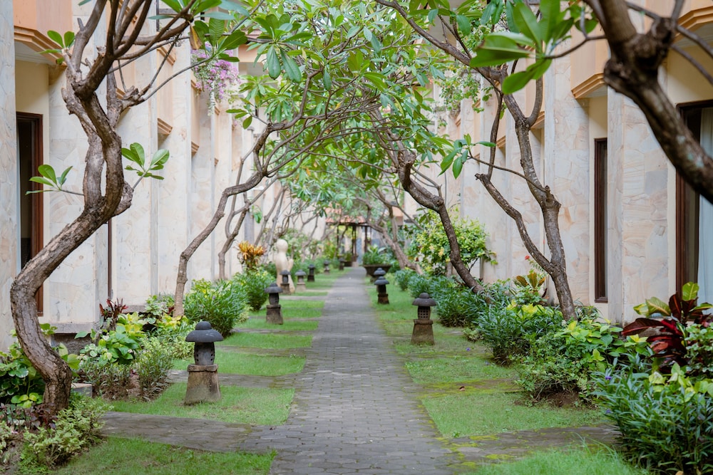 Pelangi Bali Hotel And Spa 66/74
