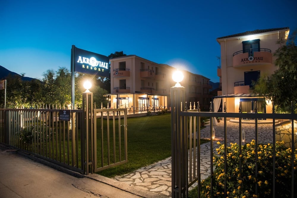Akroyiali Resort 5/41
