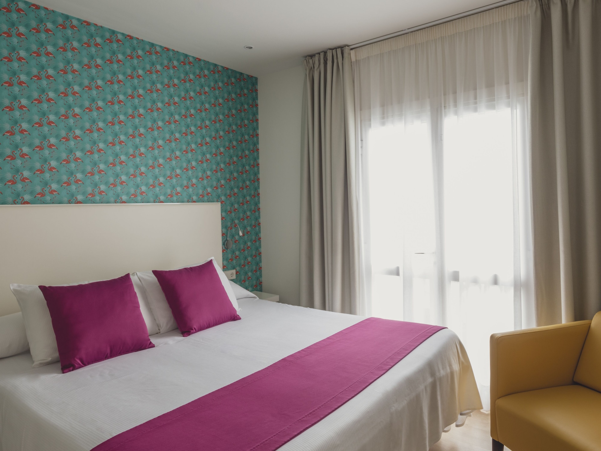 2 Bedrooms, Apartment, 1 Double and 3 Single Beds