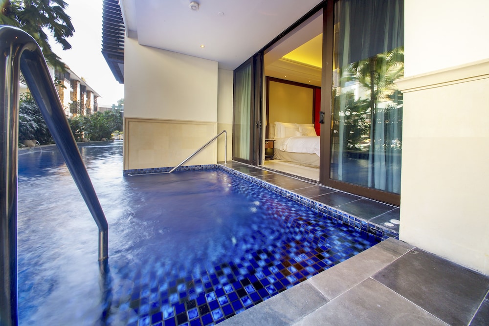 THE TRANS RESORT BALI 7/68