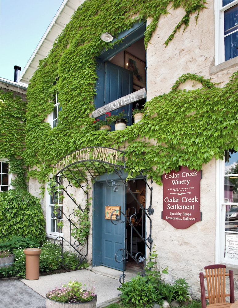 Washington House Inn 64/70