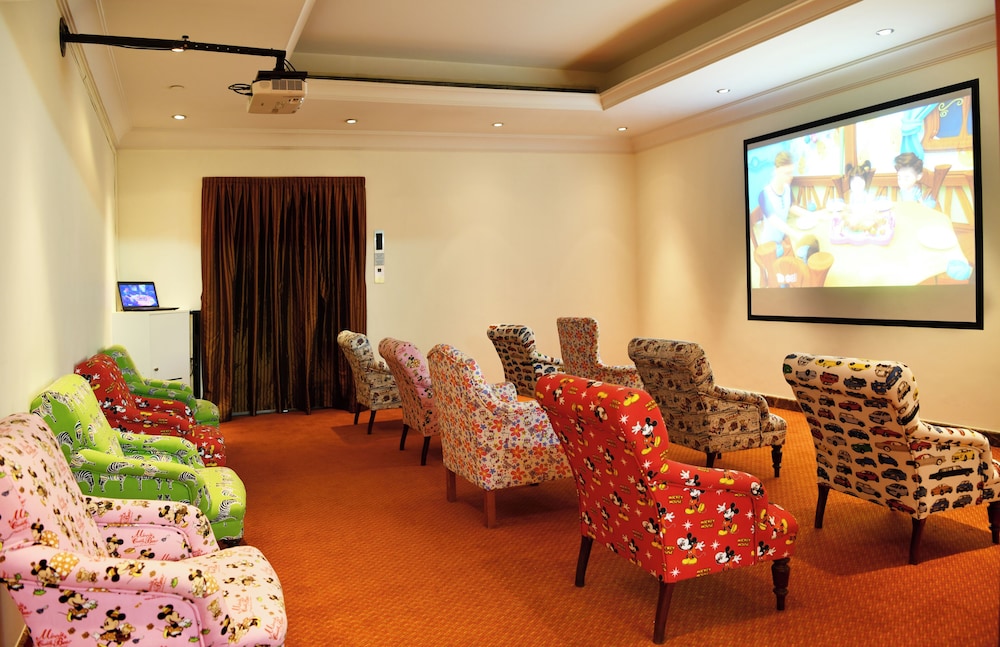 Al Raha Beach Resort & Spa 67/84