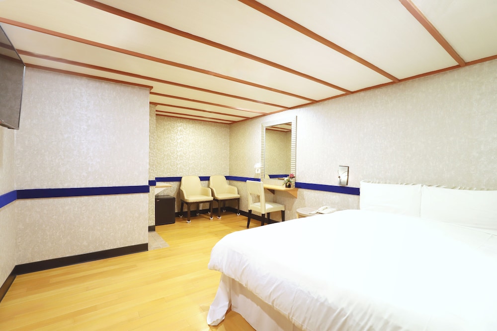 Gorgeous Hot Spring Resort 23/50