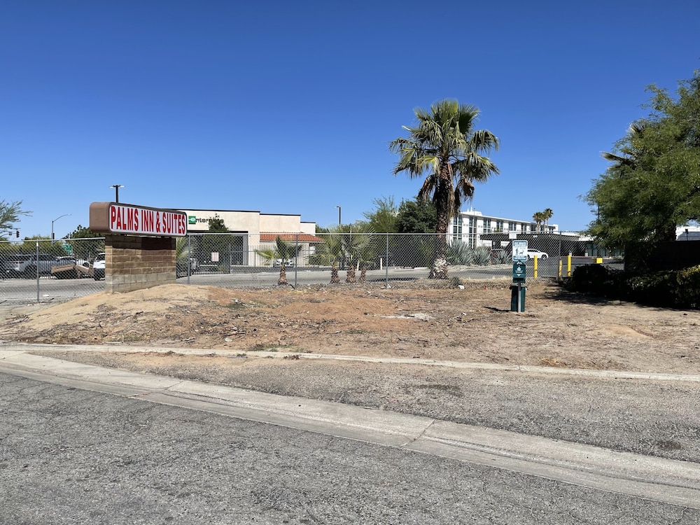 Palms Inn & Suites 37/50