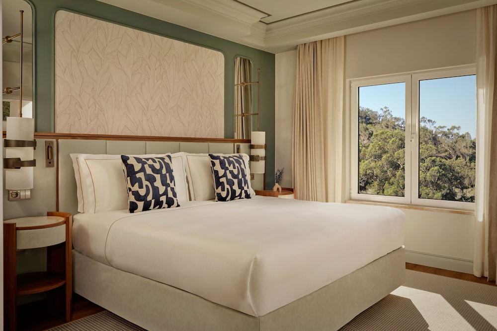 2 Bedrooms, Family Suite, 2 Double Beds, Golf Course View