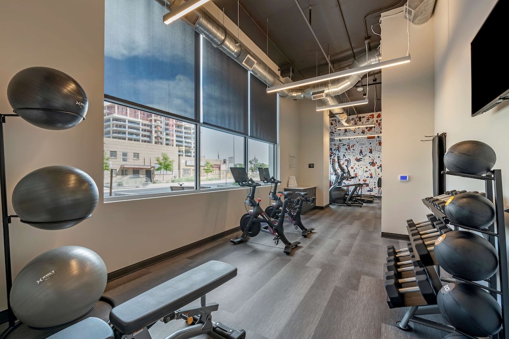 Vib Hotel by Best Western Denver RiNo 15/37