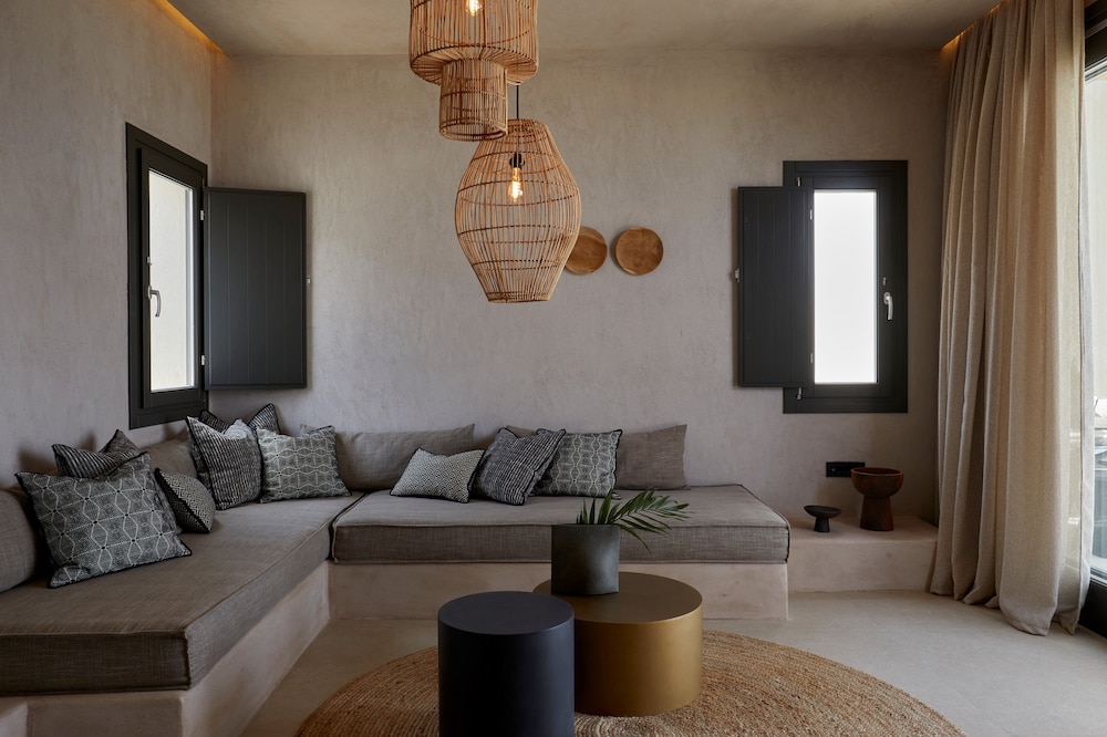 North Santorini Luxury Spa Hotel 34/50