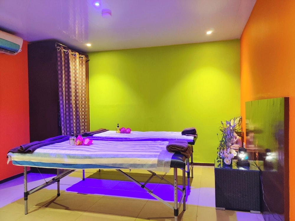 Citrus Hotels Lonavala 17/47