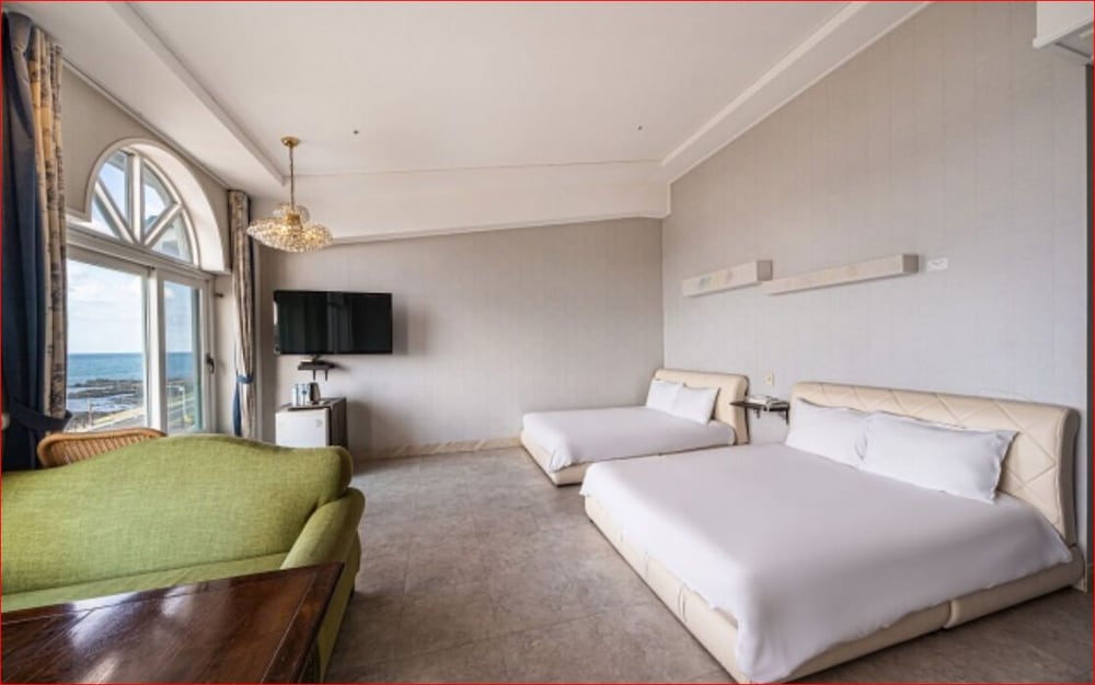 Hotel White House 9/50