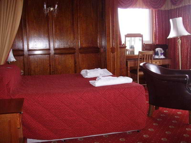 Wherry Hotel 12/28