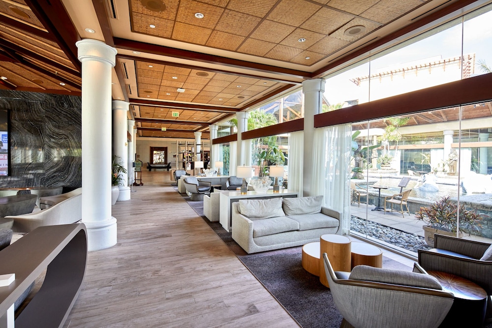 Universal's Loews Royal Pacific Resort 26/56