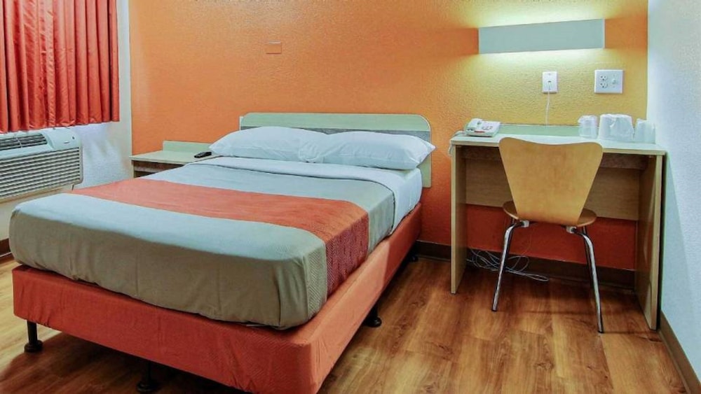 Motel6 Kingsville, TX 23/39