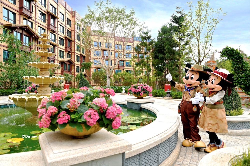 Disney Explorers Lodge 27/57