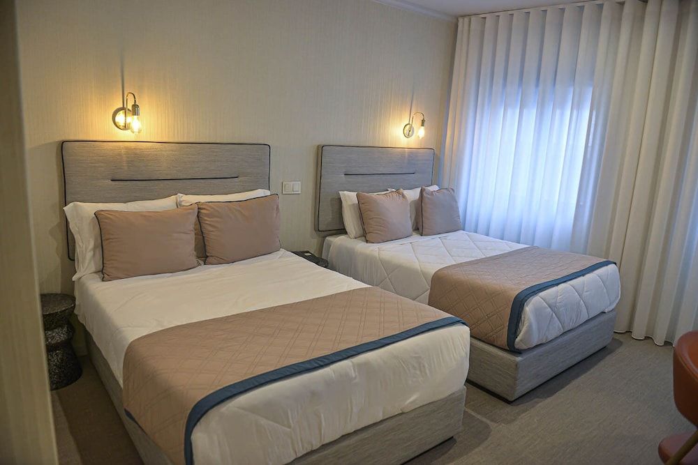 Hotel America 11/50