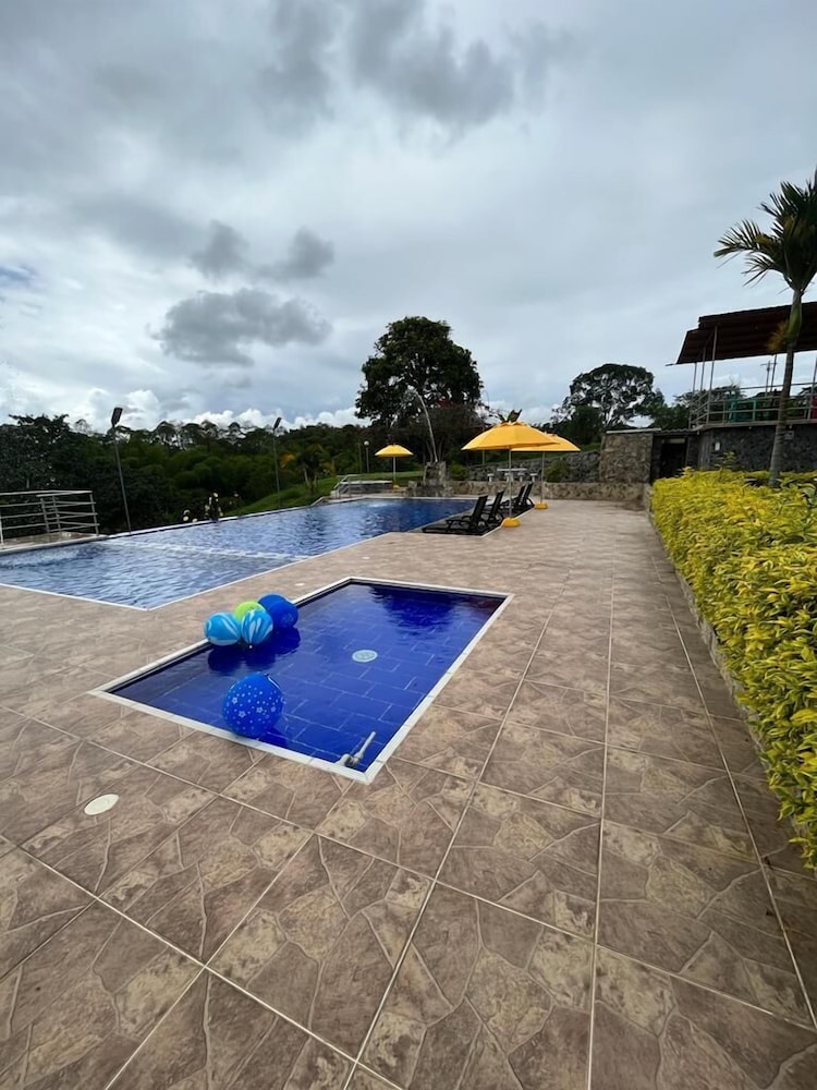 Hotel Bora Bora Campestre Los mangos 15/45