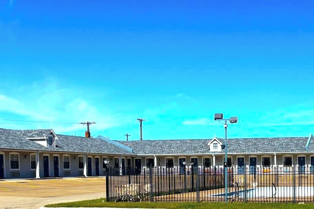 Victorian Inn By OYO Whitesboro US Hwy 82 47/55