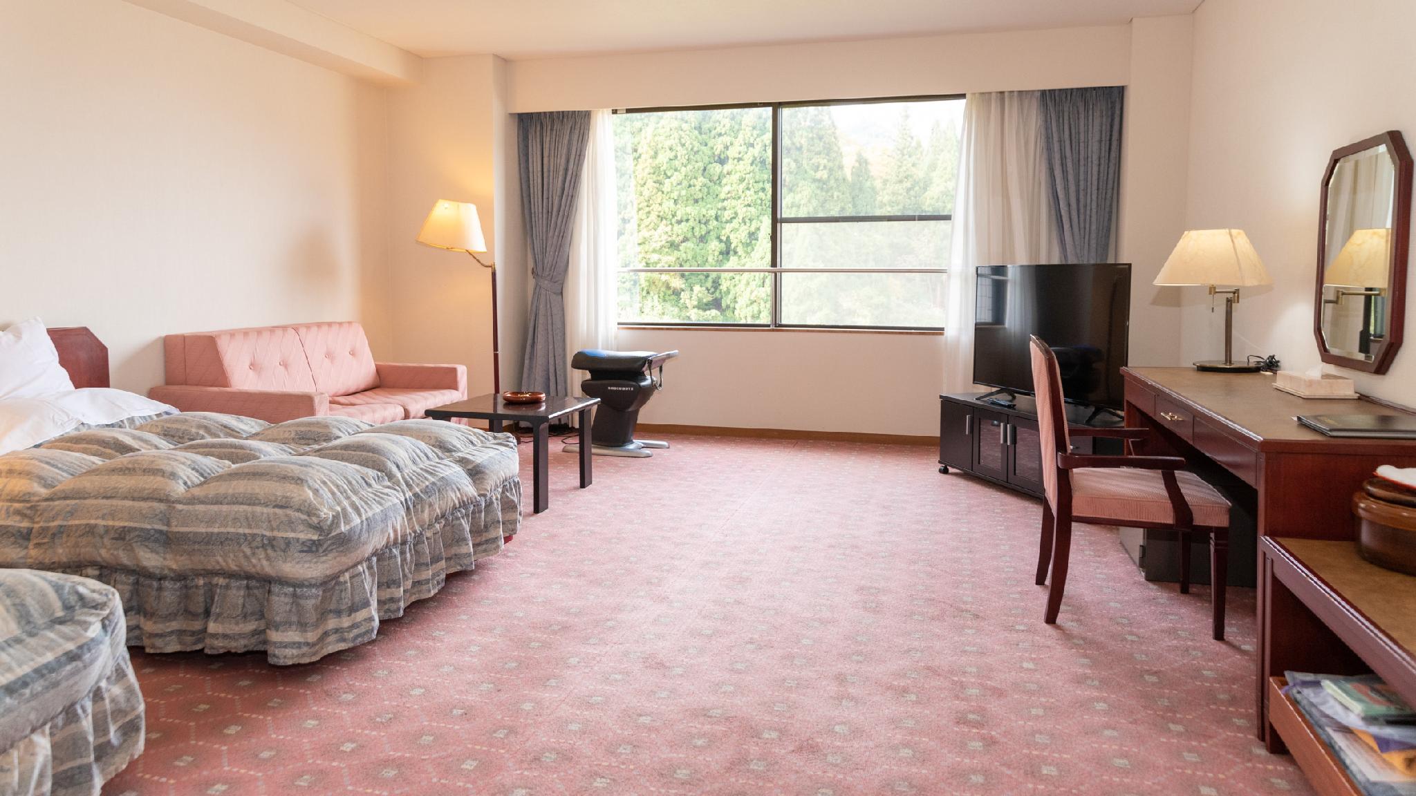 Superior, Twin Beds, Slope View, Corner